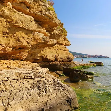 Noks - Menada アパート *